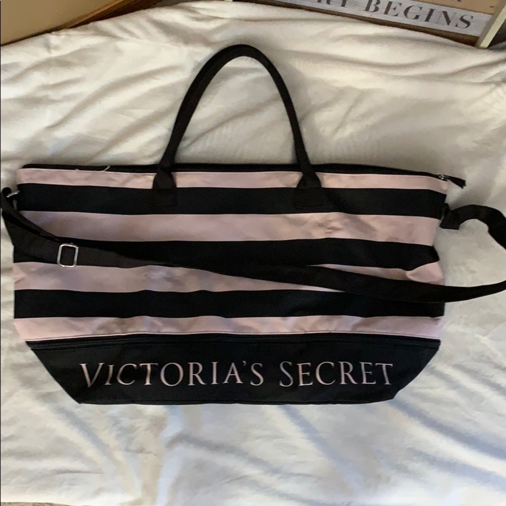 Expandable Victoria’s Secret overnight bag